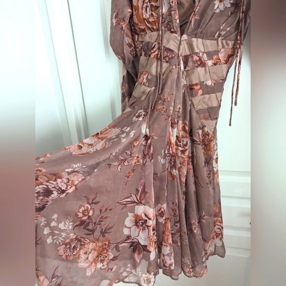 ASOS Midi Floral Dress - Picture 3 of 4